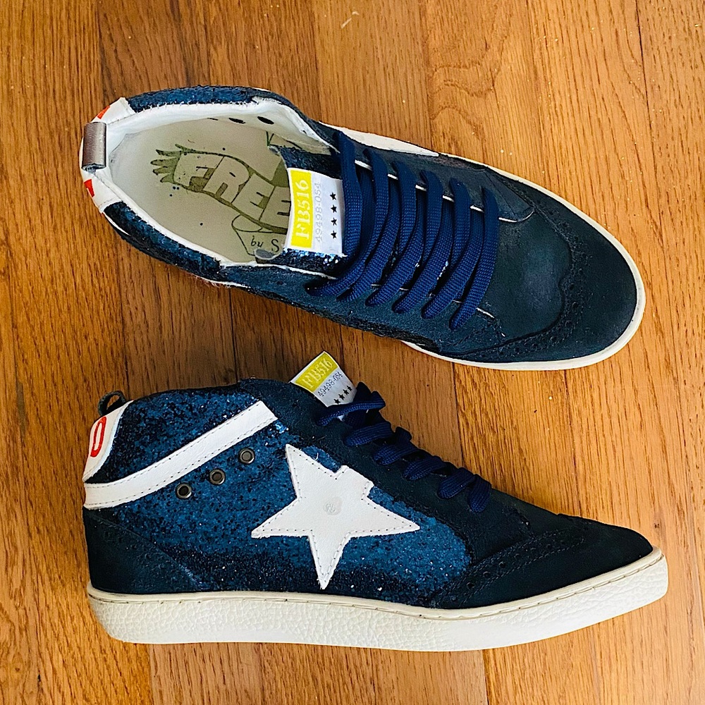 Freebird by Steven 516 Navy Sparkle Star Golden Goose RARE Lace Up Sneakers 9